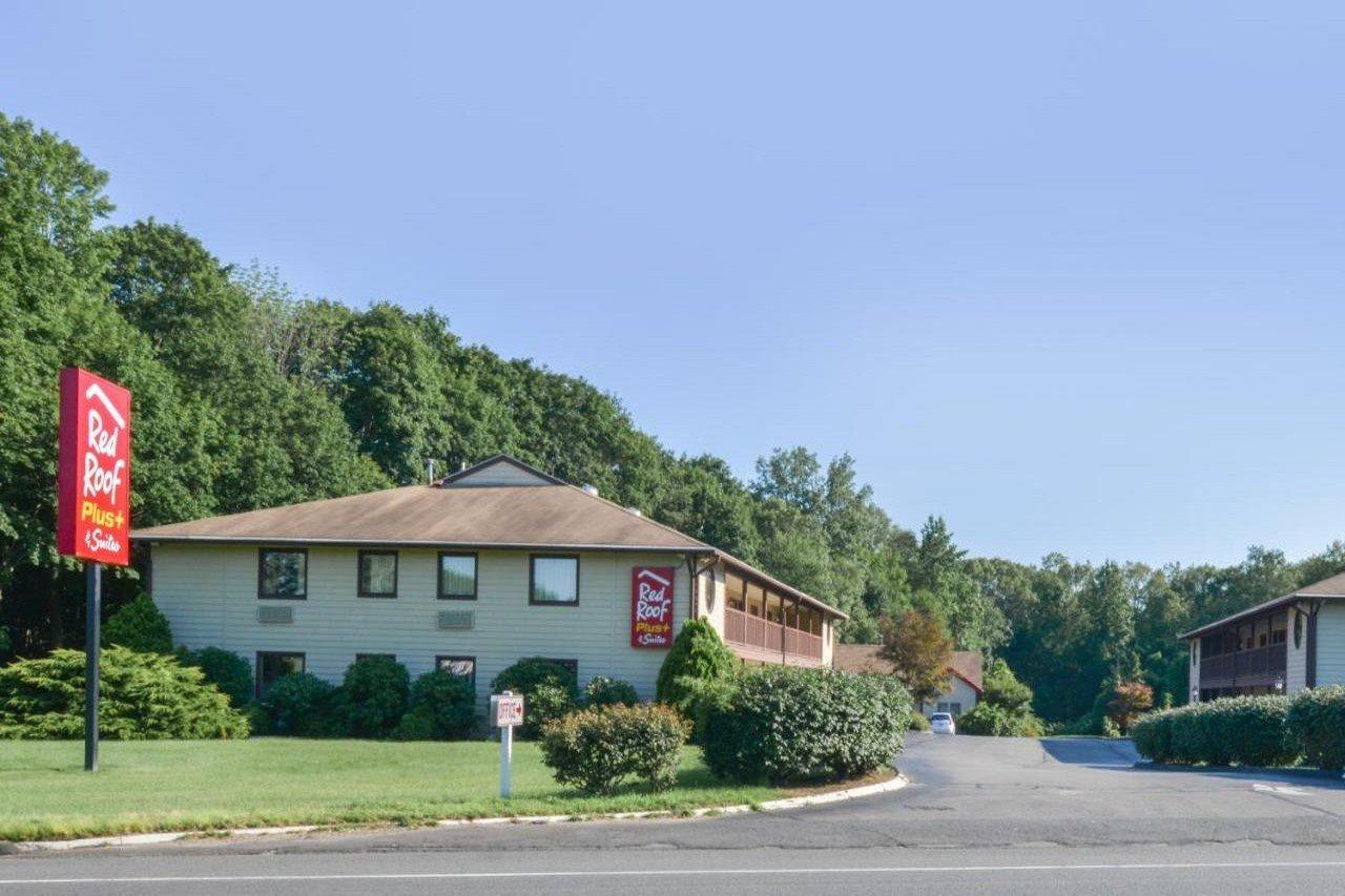 Red Roof Inn Plus+ & Suites Guilford Exteriér fotografie